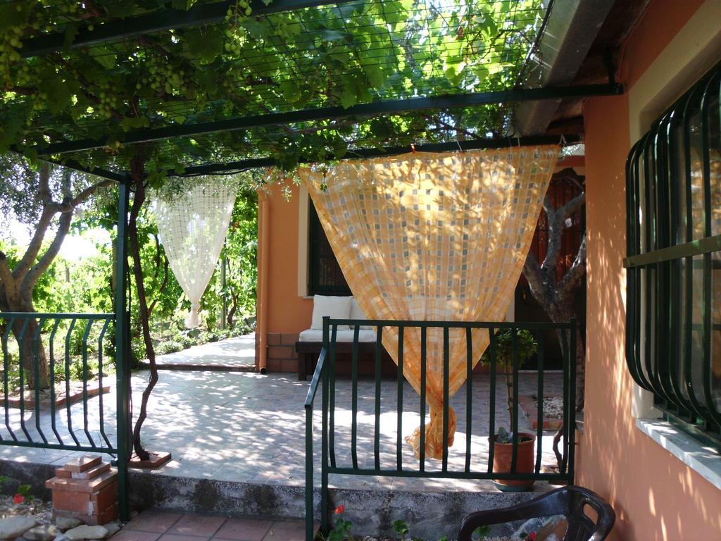 Il Vigneto "Cottage" Gaggi Kültér fotó